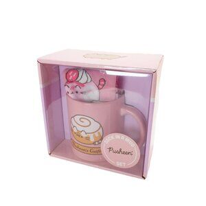 Pusheen Cat Mug Sock Sticker Gift Set Pink Large 17oz Cinnamon Roll New in Box